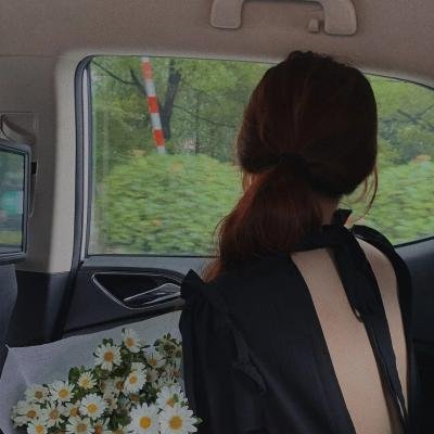 老牌影帝深夜密会神秘女子，公司火速否认，深夜持续发酵