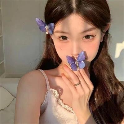 全网实拍：明星离婚传闻表情包火出圈，评论区彻底沦陷